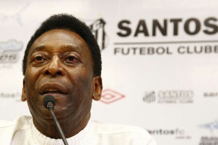 Pelé responde ao tratamento contra infecção respiratória