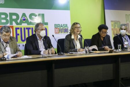 Emídio de Souza
Aloizio Mercadante, Maria do Rosário, Janaína Oliveira e 
Luis Alberto Melchert, participam de coletiva do GT de Direitos Humanos da Transição no CCBB. Foto: Fabio Rodrigues-Pozzebom/Agência Brasil