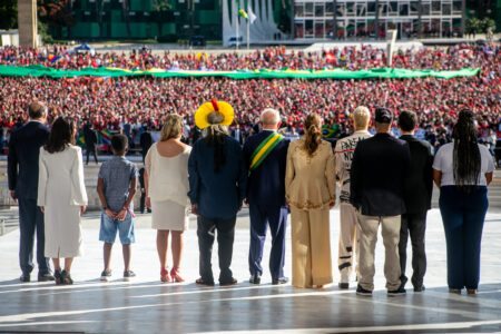 O Brasil em três tempos (por Céli Pinto)