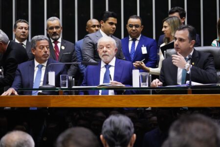 ‘Foi a democracia a grande vencedora dessa eleição’, afirma Lula em discurso de posse