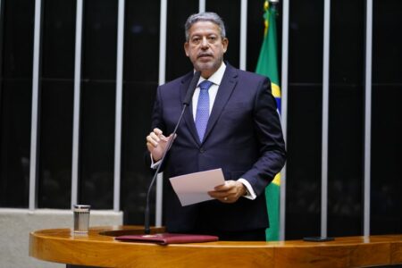 Arthur Lira terá mais dois anos à frente da Câmara. Foto: Pablo Valadares/Câmara dos Deputados